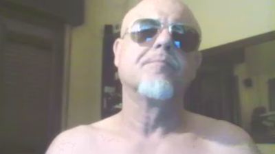 crazy1972 live cam on Cam4