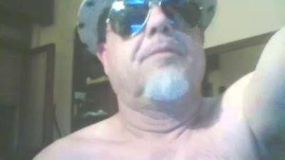 crazy1972 live cam on Cam4