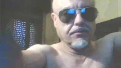 crazy1972 live cam on Cam4