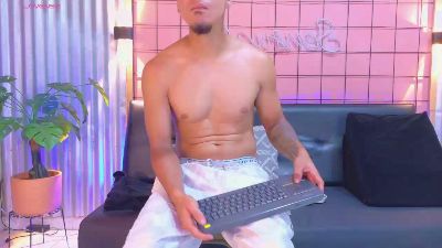 criss_hardcock_ live cam on Cam4