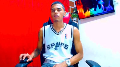 cristiantayron live cam on Cam4