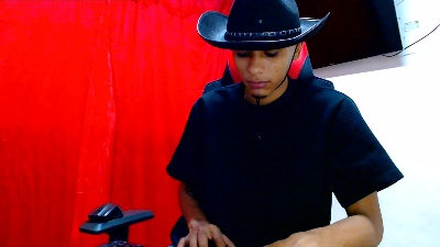 cristiantayron live cam on Cam4