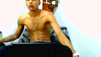 cristiantayron live cam on Cam4