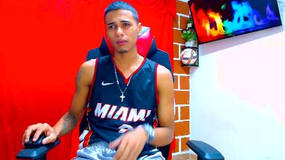 cristiantayron live cam on Cam4