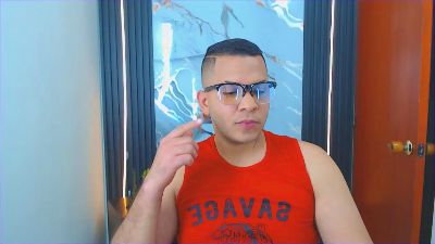 crsthian_gamboa live cam on Cam4