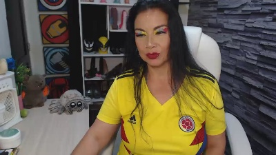 cruela_deviil live cam on Cam4