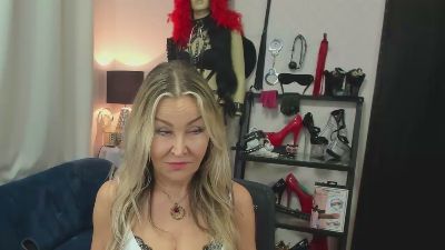 crystal__xxx live cam on Cam4