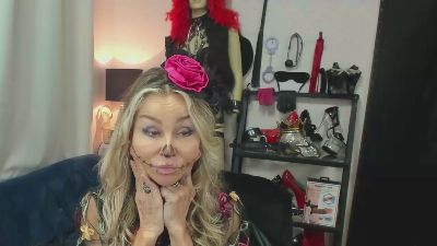 crystal__xxx live cam on Cam4