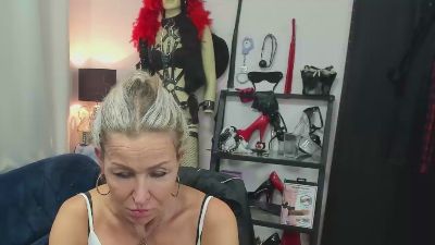 crystal__xxx live cam on Cam4