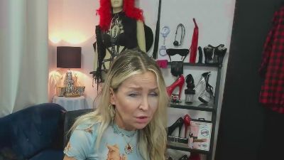 crystal__xxx live cam on Cam4