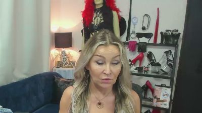 crystal__xxx live cam on Cam4