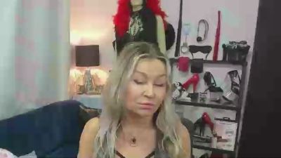 crystal__xxx live cam on Cam4