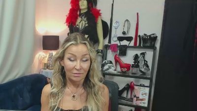 crystal__xxx live cam on Cam4