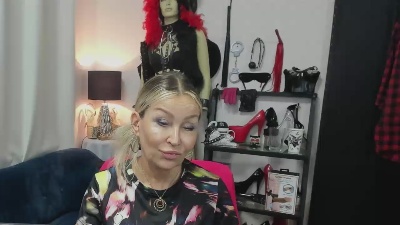 crystal__xxx live cam on Cam4