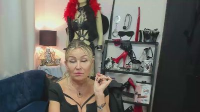 crystal__xxx live cam on Cam4