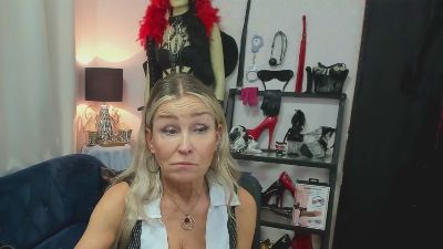 crystal__xxx live cam on Cam4