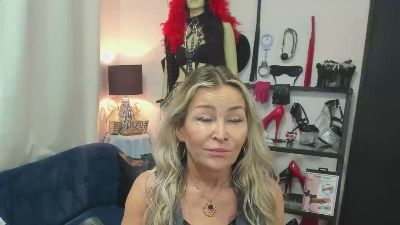crystal__xxx live cam on Cam4