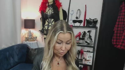 crystal__xxx live cam on Cam4
