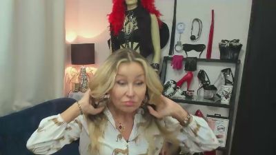 crystal__xxx live cam on Cam4