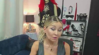 crystal__xxx live cam on Cam4