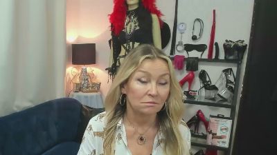 crystal__xxx live cam on Cam4