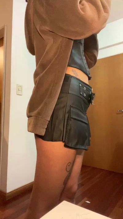 crystilove4 live cam on Cam4
