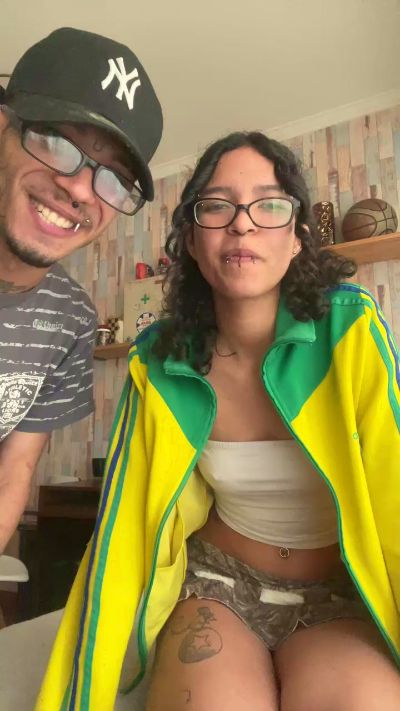crystilove4 live cam on Cam4