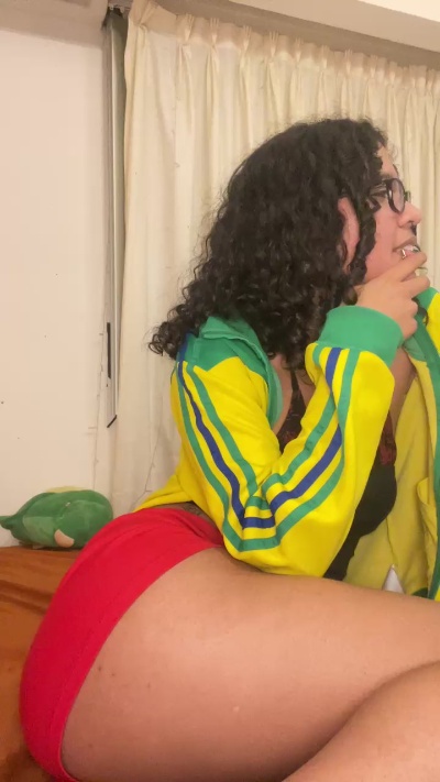 crystilove4 live cam on Cam4