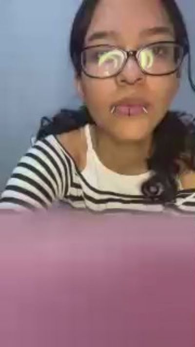 crystilove4 live cam on Cam4