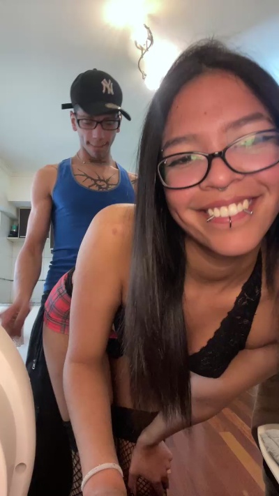 crystilove4 live cam on Cam4