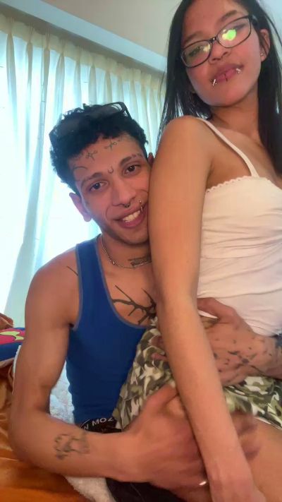 crystilove4 live cam on Cam4