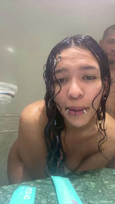 crystilove4 live cam on Cam4