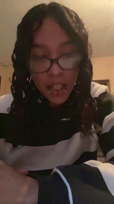 crystilove4 live cam on Cam4