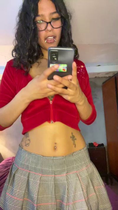 crystilove4 live cam on Cam4