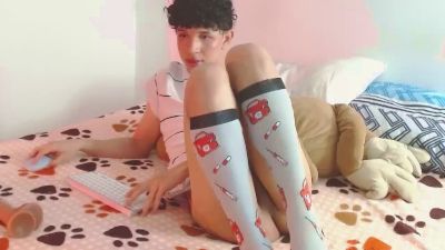 cuddly_twink live cam on Cam4