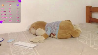 cuddly_twink live cam on Cam4