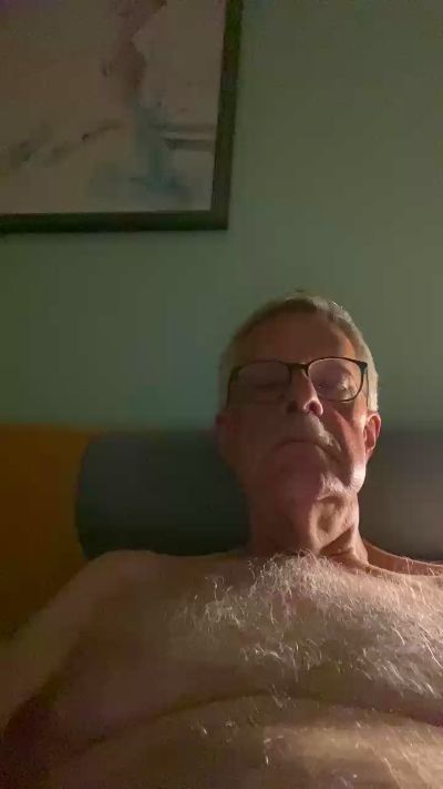 cumboy63 live cam on Cam4