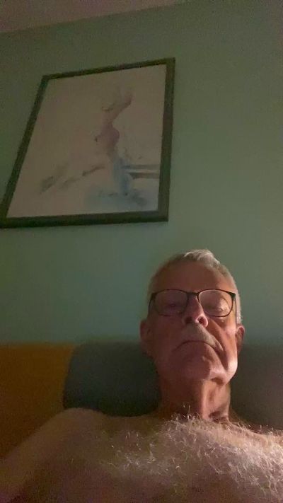 cumboy63 live cam on Cam4
