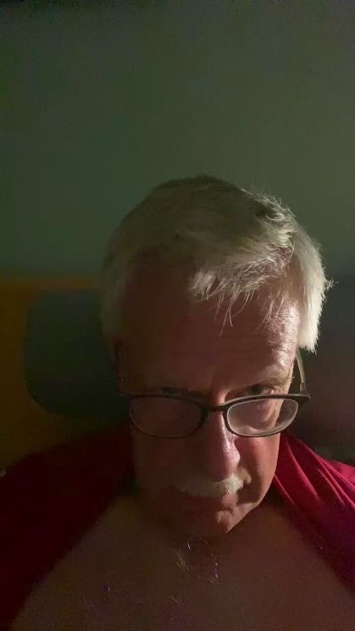 cumboy63 live cam on Cam4