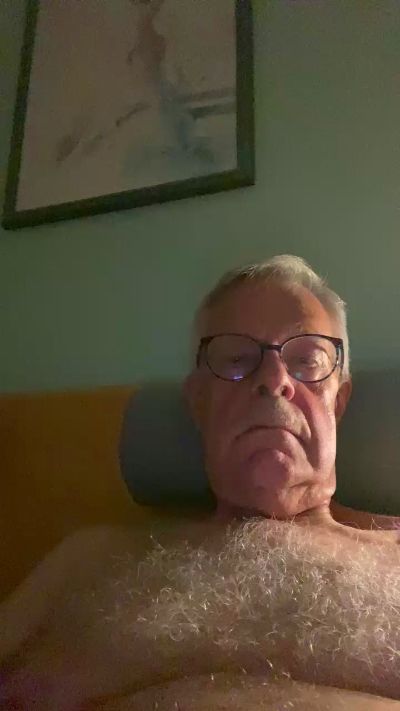 cumboy63 live cam on Cam4