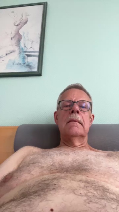 cumboy63 live cam on Cam4