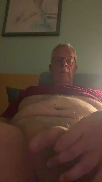 cumboy63 live cam on Cam4