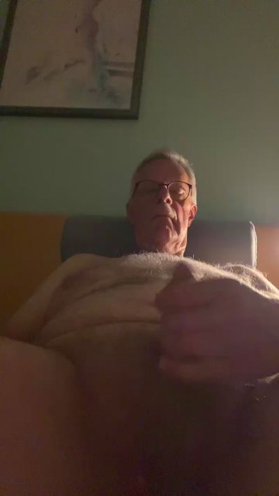 cumboy63 live cam on Cam4