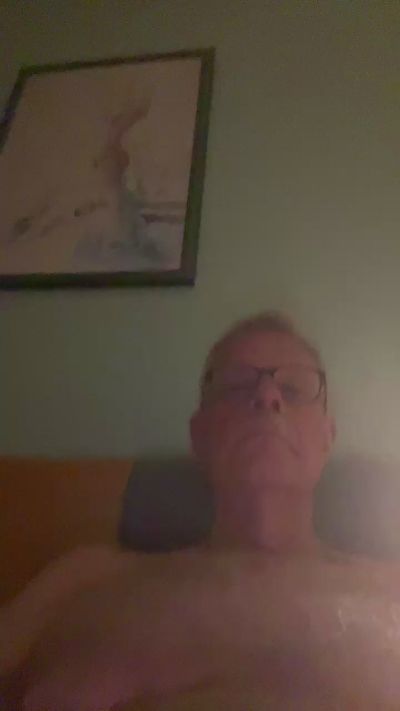 cumboy63 live cam on Cam4