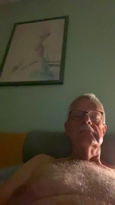 cumboy63 live cam on Cam4