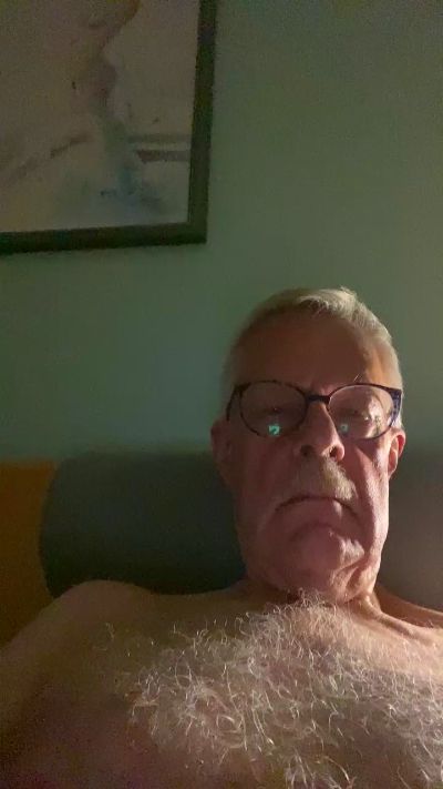 cumboy63 live cam on Cam4
