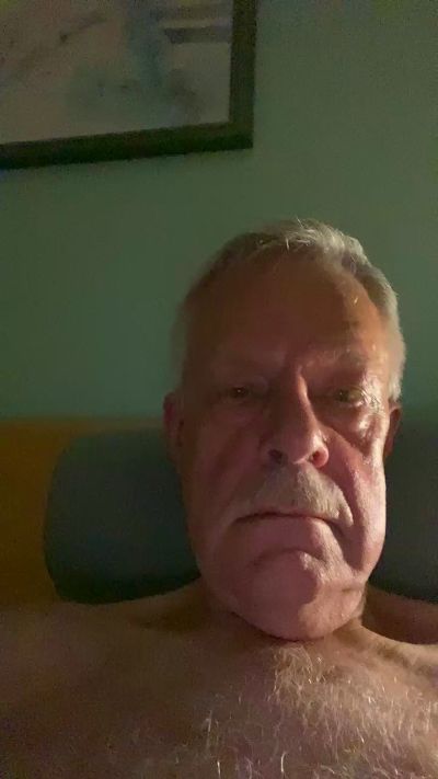cumboy63 live cam on Cam4