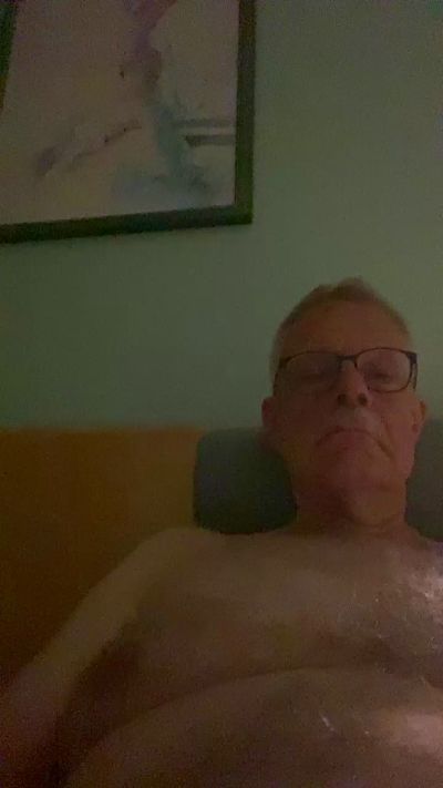 cumboy63 live cam on Cam4
