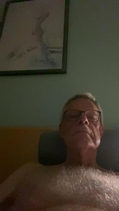 cumboy63 live cam on Cam4