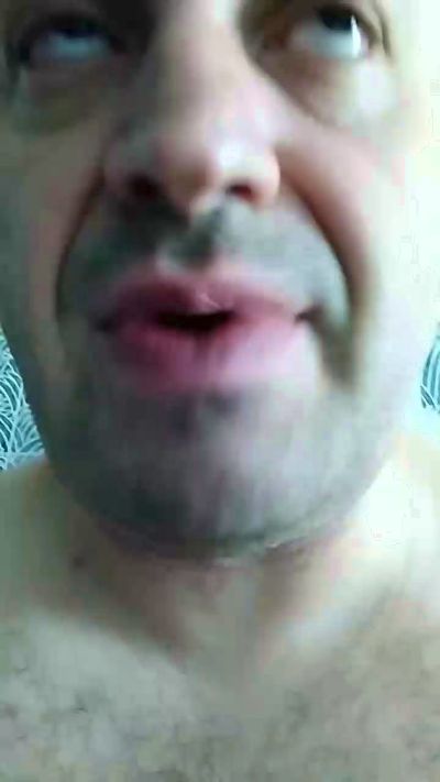 cumincam82 live cam on Cam4